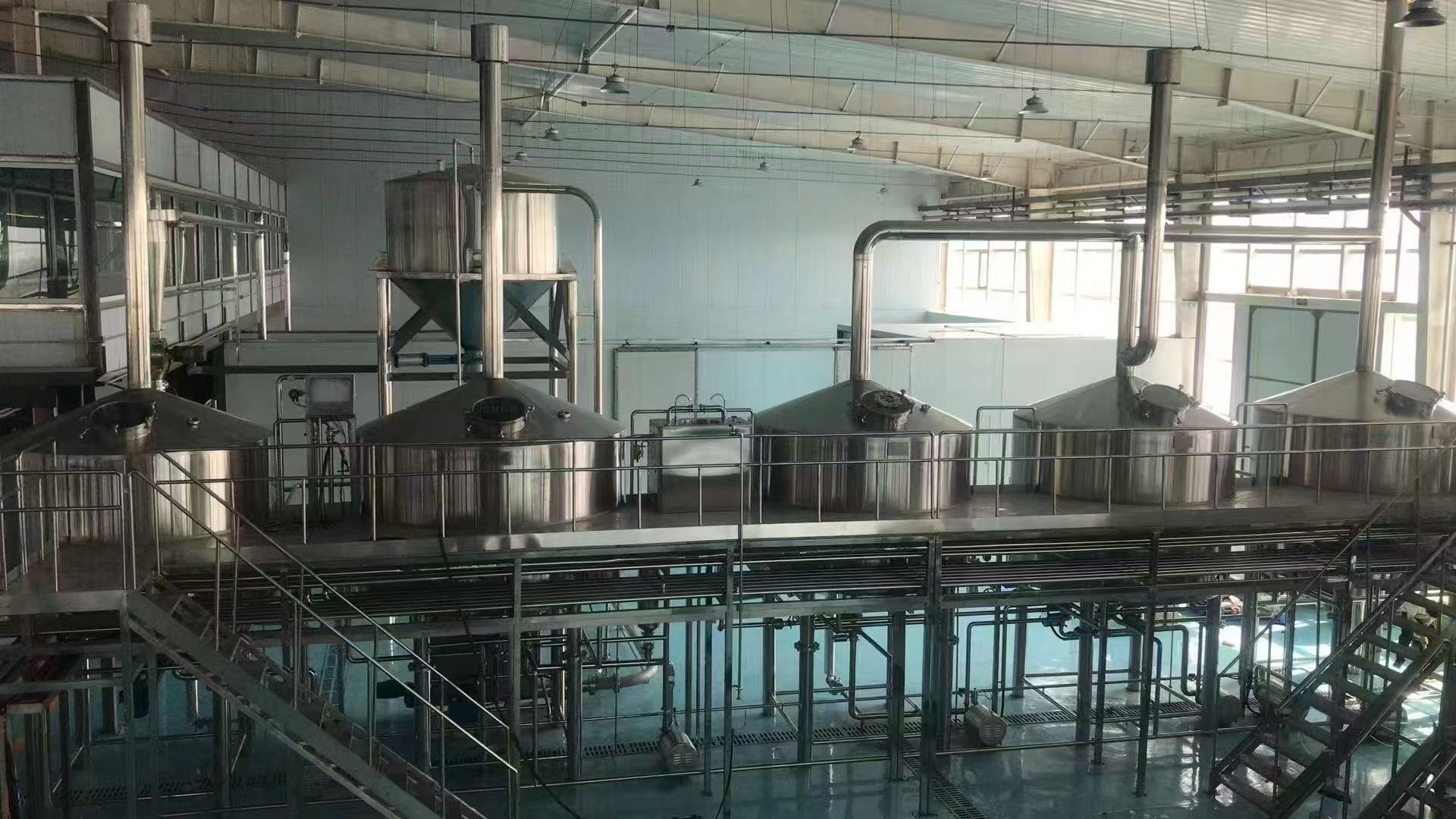 突泉精酿啤酒设备厂—精酿啤酒设备主要生产工艺与核心技术